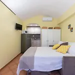 Nizza Studio Apartments By Wonderful Italy